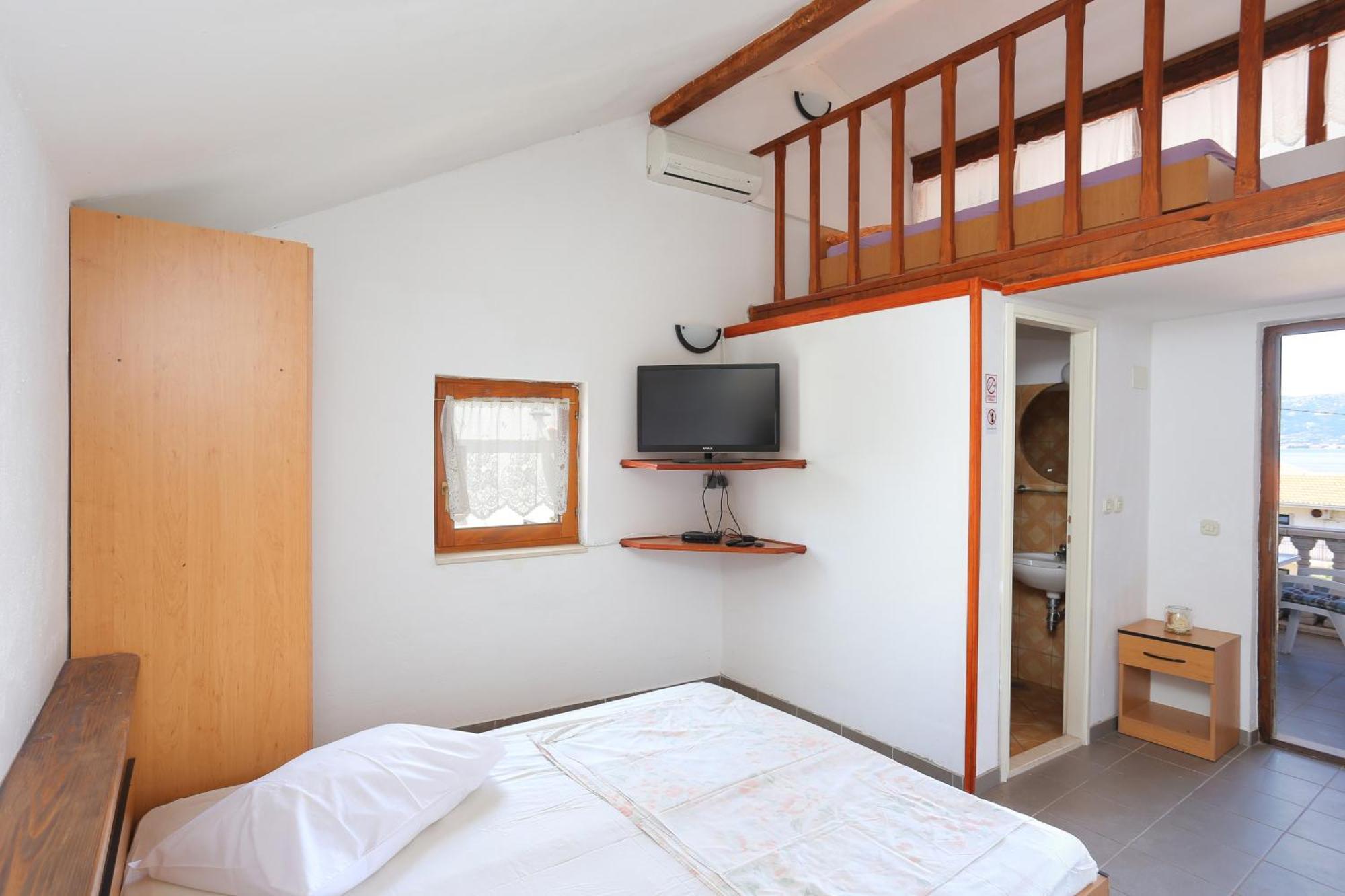 Apartments By The Sea Slatine, Ciovo - 16131 Номер фото